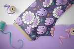Lade das Bild in den Galerie-Viewer, Supersoft Premium BIO French Terry "Flowerbabys" lila groß 0,5 m