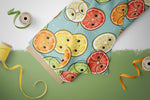 Lade das Bild in den Galerie-Viewer, Supersoft Premium BIO Jersey "Saure Früchtchen" groß 0,7 m Rest