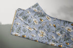 Lade das Bild in den Galerie-Viewer, Supersoft Premium BIO Jersey "Wiesenliebe" Margeriten smoke groß 0,5 m
