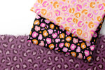 Lade das Bild in den Galerie-Viewer, Supersoft Premium BIO Jersey "Leopard Love" plum 0,5 m