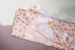 Lade das Bild in den Galerie-Viewer, Supersoft Premium BIO Jersey "Leopard Palms" Candy groß 0,5 m