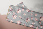 Lade das Bild in den Galerie-Viewer, Supersoft Premium French Terry "Rosie Roses" silver solid 0,5 m