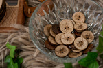 Lade das Bild in den Galerie-Viewer, Kokosknöpfe Gravur Käfer 2 cm (10 Stück)