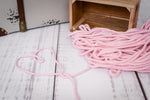 Lade das Bild in den Galerie-Viewer, Baumwollkordel rund 5mm baby pink