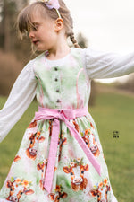 Lade das Bild in den Galerie-Viewer, BIO Baumwoll Satin "Blumenkälbchen" sky 0,5 m Lager
