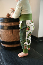 Lade das Bild in den Galerie-Viewer, Supersoft Premium Jersey "Nikocado Avocado" groß 0,5 m
