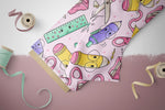 Lade das Bild in den Galerie-Viewer, Premium Jersey &quot;ABCDEFG&quot; Schreibzeug rosa groß 0,5 m
