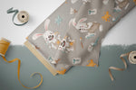 Lade das Bild in den Galerie-Viewer, Supersoft Premium French Terry &quot;Kleiner Künstler&quot; Hase 0,5 m

