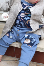 Lade das Bild in den Galerie-Viewer, Premium BIO Jersey &quot;School of Magic&quot; Love midnight 0,5 m
