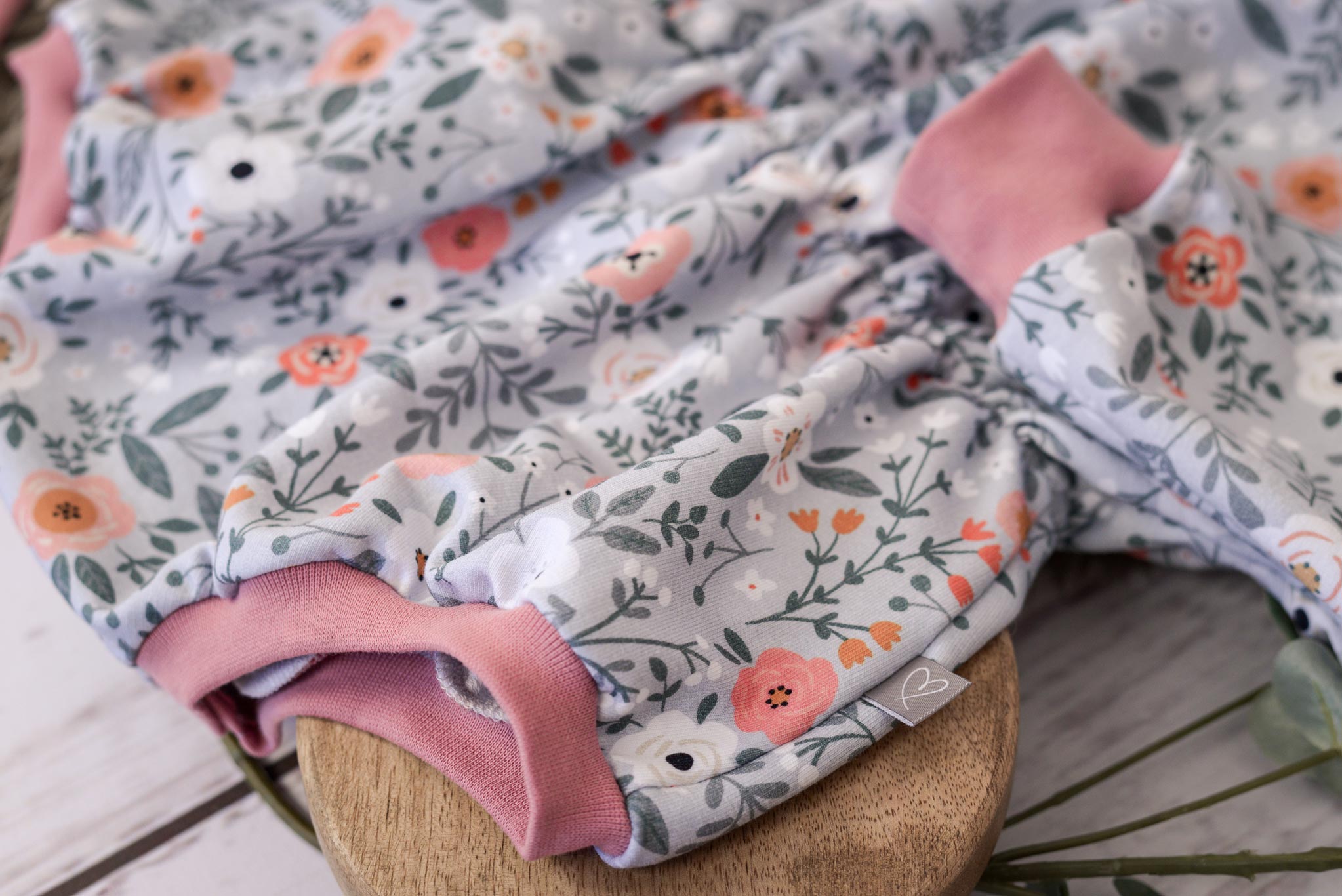 French Terry "Modern Roses" mint 0,5 m