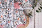 Lade das Bild in den Galerie-Viewer, French Terry &quot;Modern Roses&quot; mint 0,5 m
