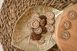 Kokosknöpfe Gravur Handmade 2 cm (10 Stück)
