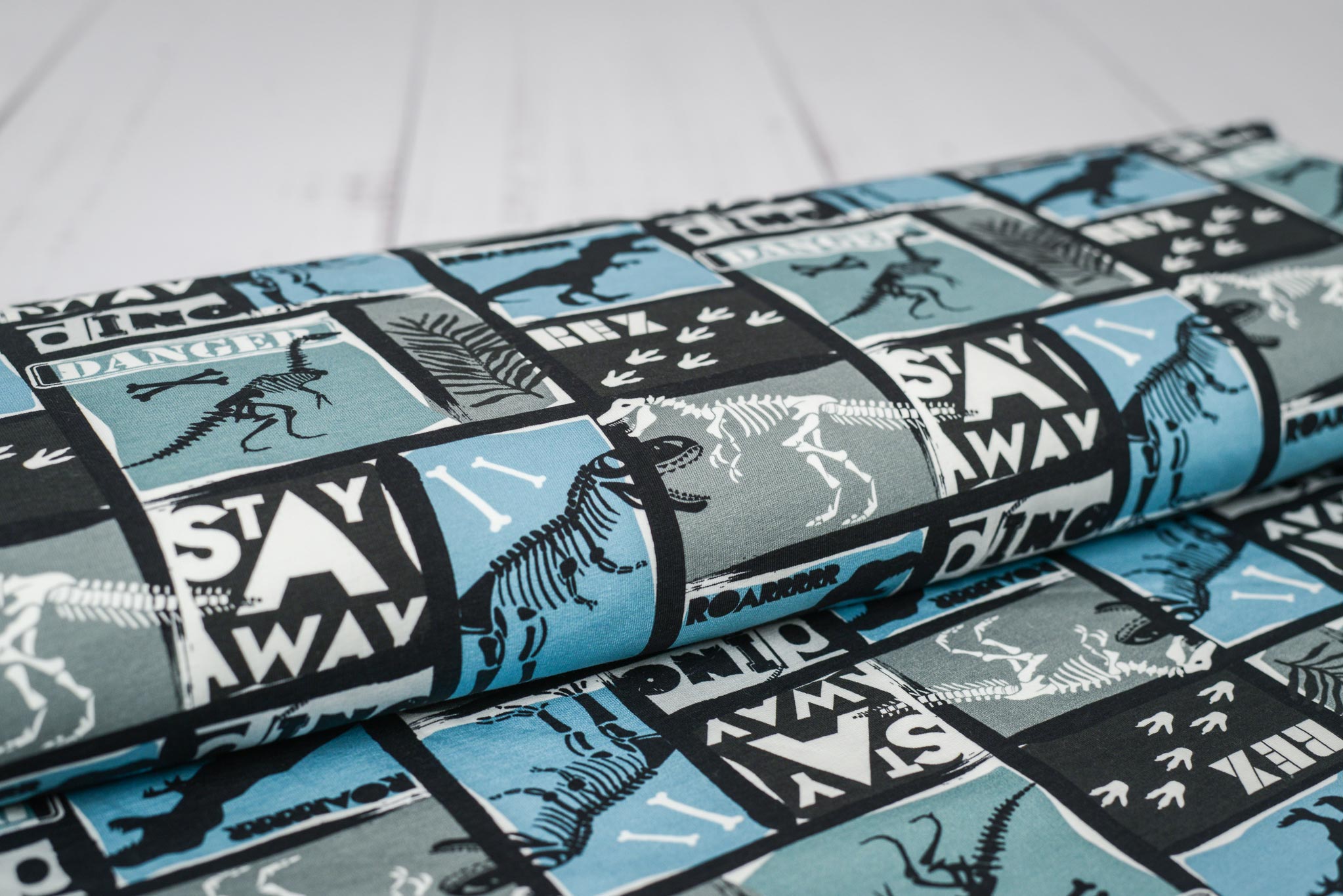 Sweat angeraut "Danger Dinos" 0,1 m ABVERKAUF