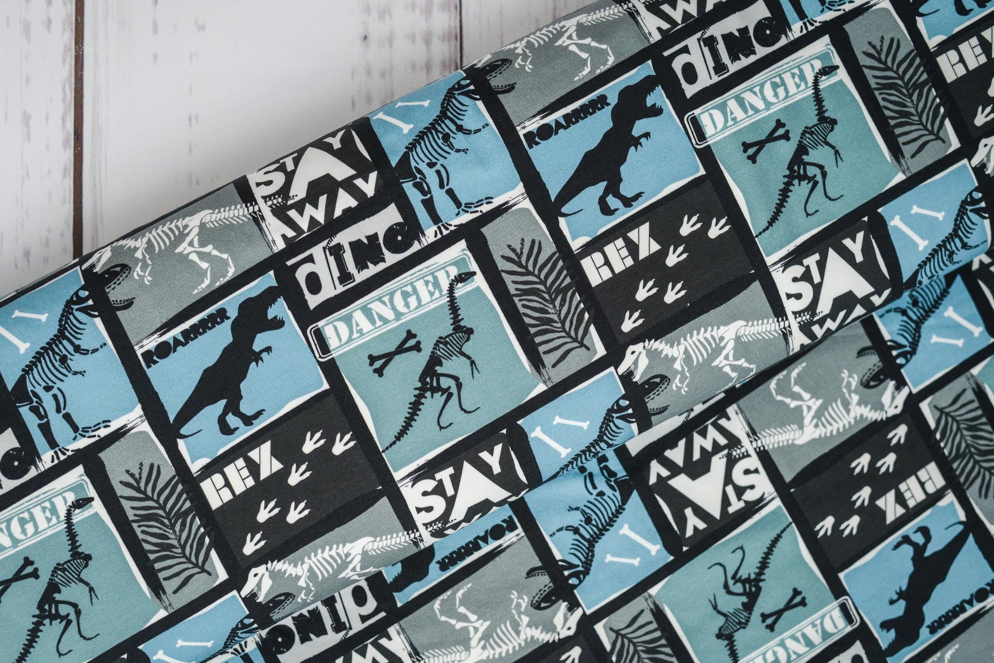 Sweat angeraut "Danger Dinos" 0,1 m ABVERKAUF
