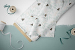 Lade das Bild in den Galerie-Viewer, BIO Jersey &quot;Bumble Bees&quot; white 0,5 m
