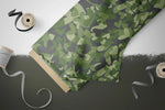 Lade das Bild in den Galerie-Viewer, Webware für Bermudashorts "Camo Hearts" COLLECTION
